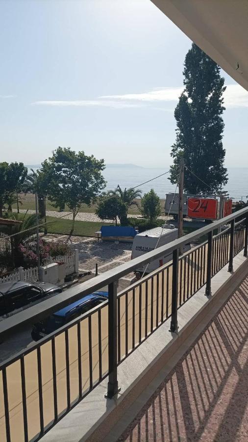 Kleanthis Blue Apartment Nea Vrasna Exterior photo
