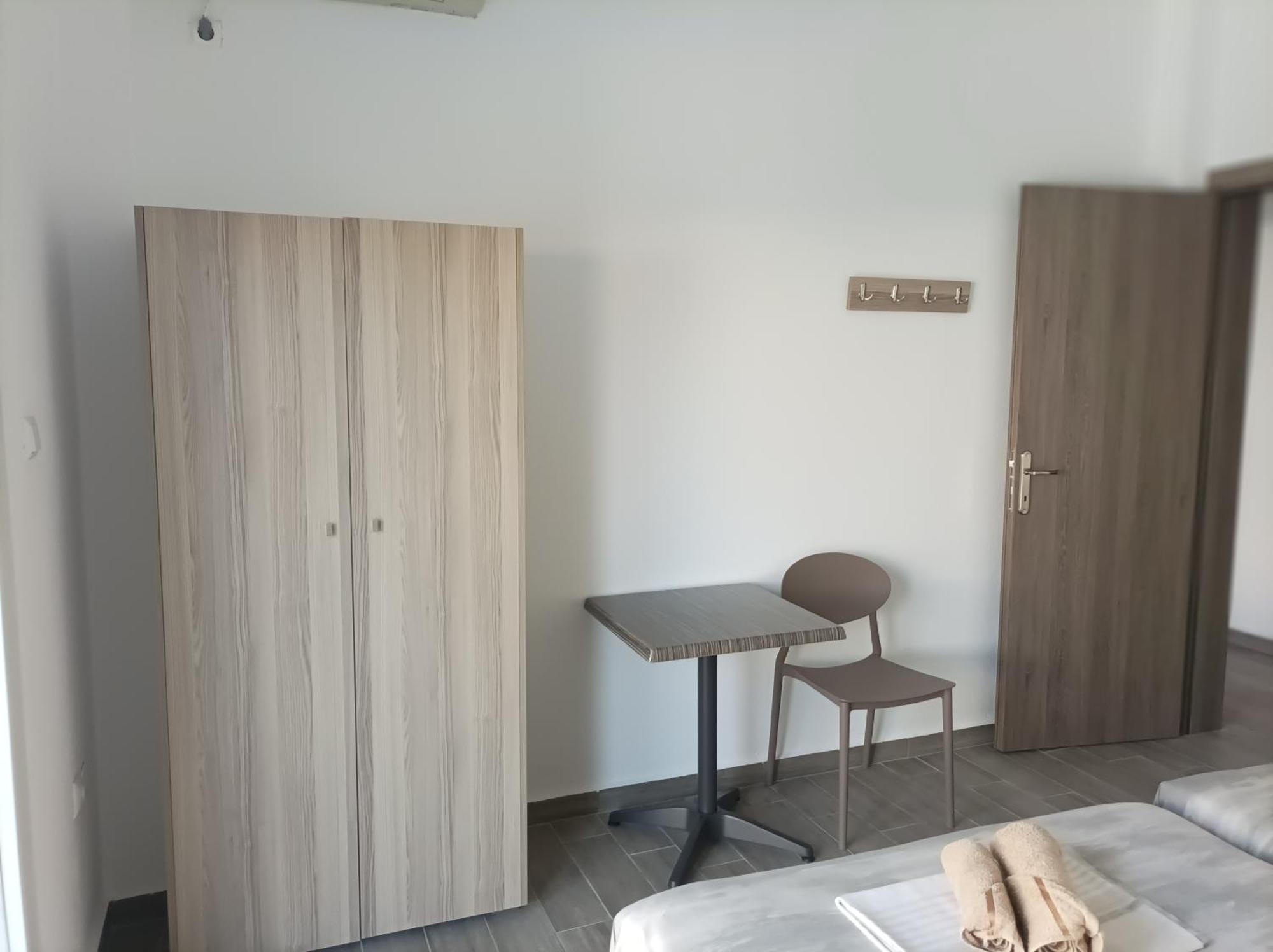 Kleanthis Blue Apartment Nea Vrasna Exterior photo