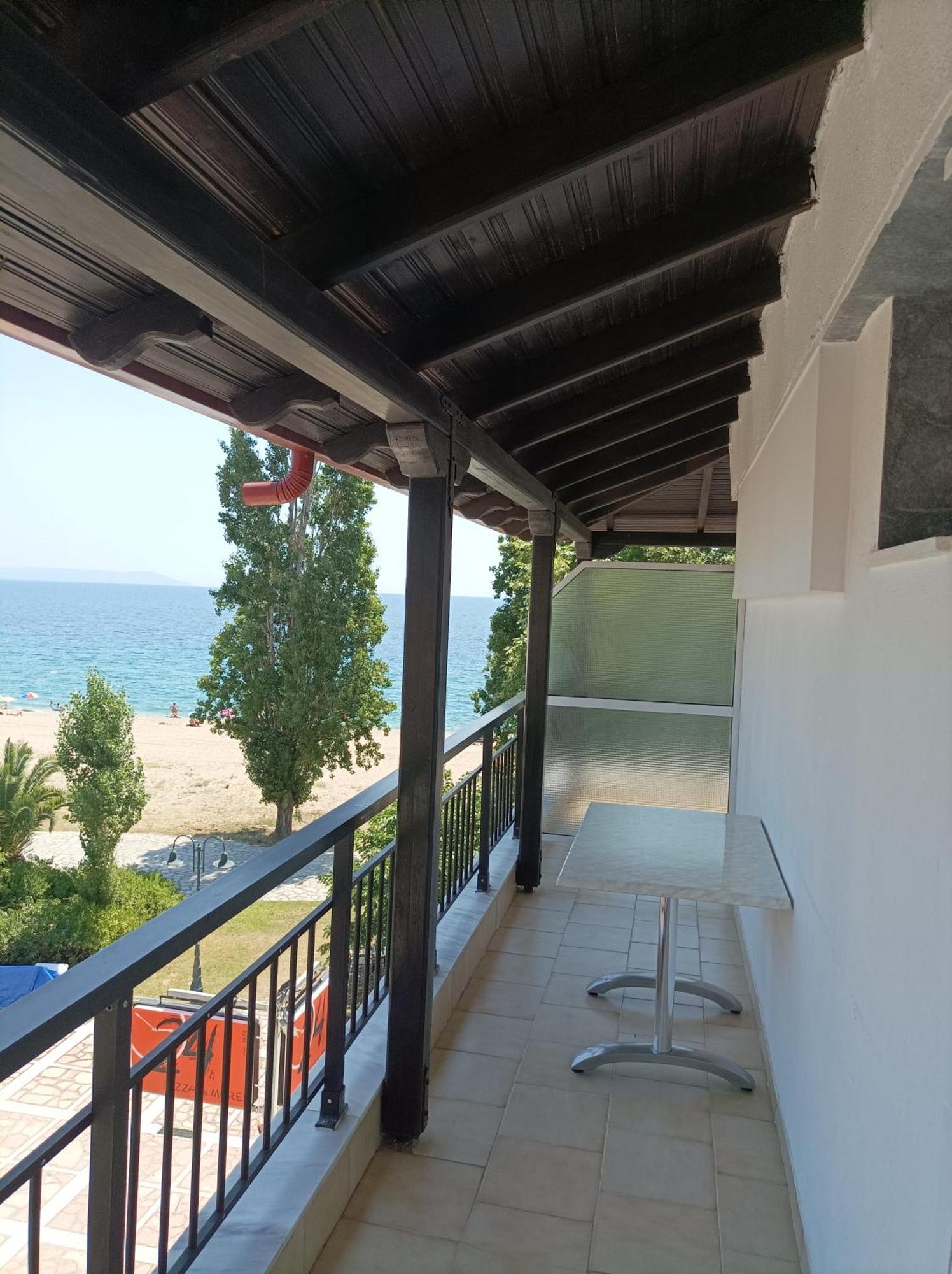 Kleanthis Blue Apartment Nea Vrasna Exterior photo