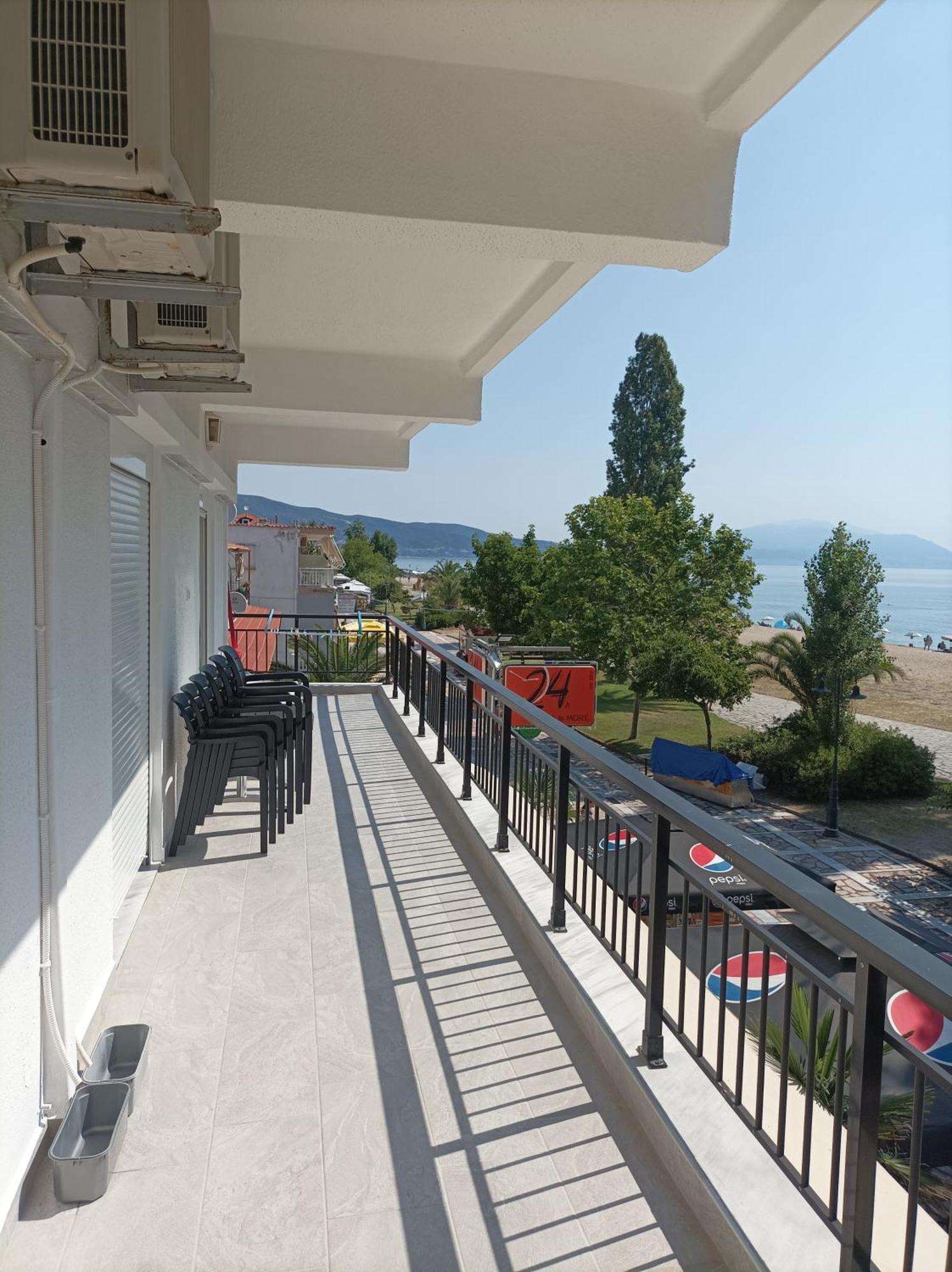 Kleanthis Blue Apartment Nea Vrasna Exterior photo